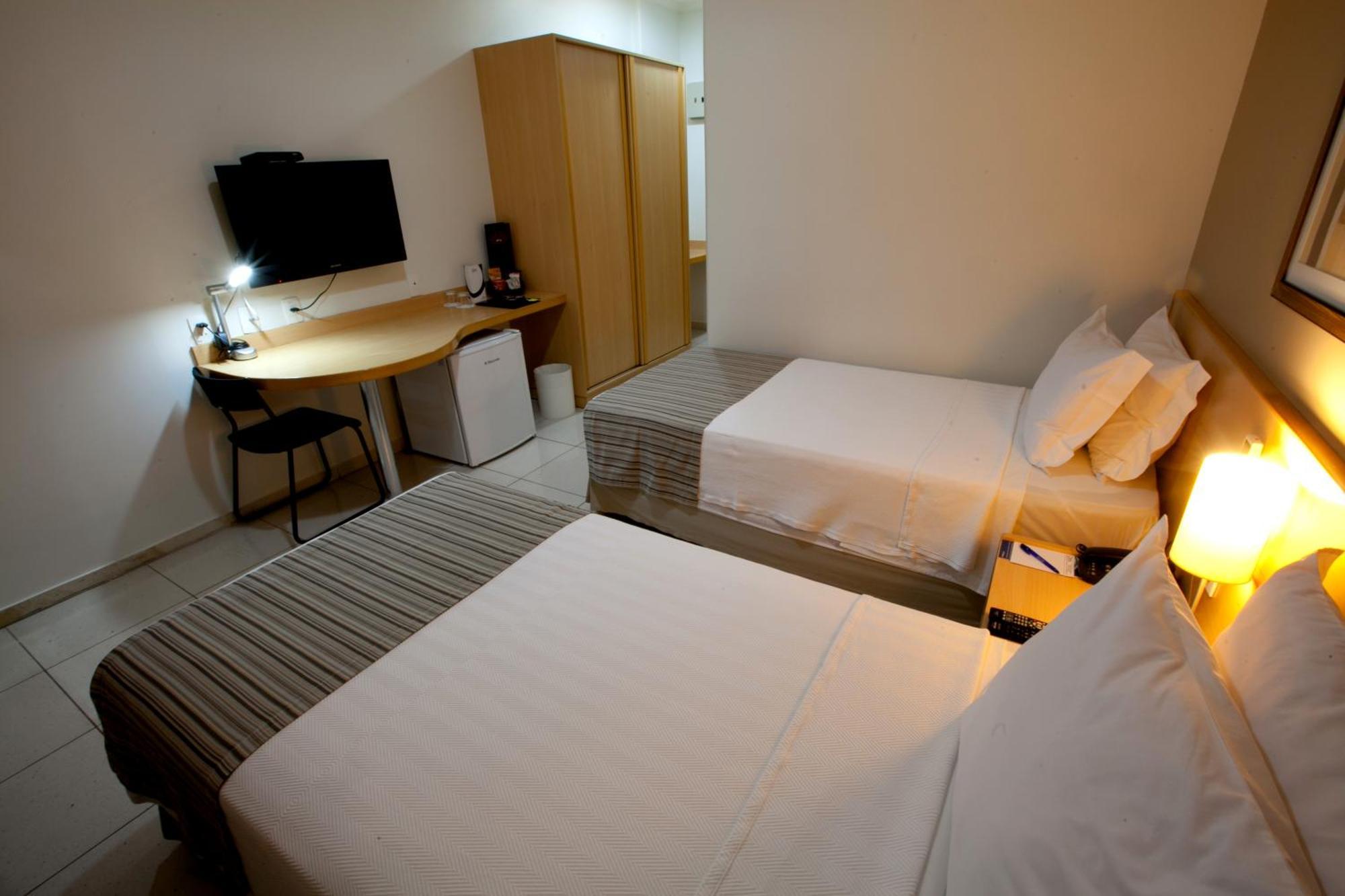 Oitis Hotel Goiânia Habitación foto