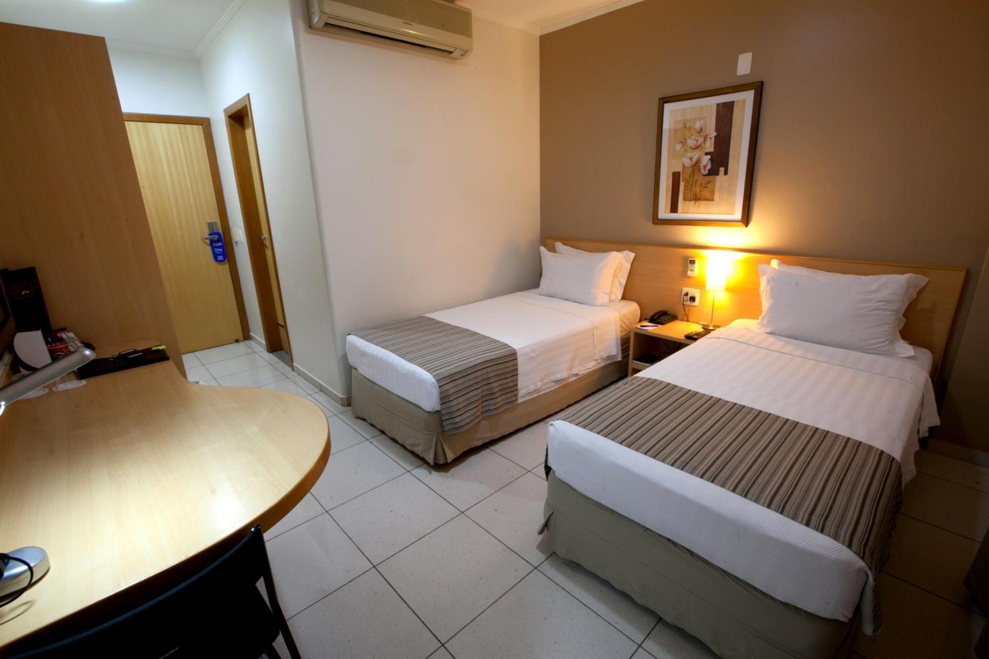 Oitis Hotel Goiânia Habitación foto